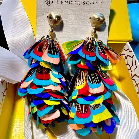 NWT Kendra Scott Lenni Feather Statement Earrings EXTREMELY RARE So Perfect! - Picture 8 of 10